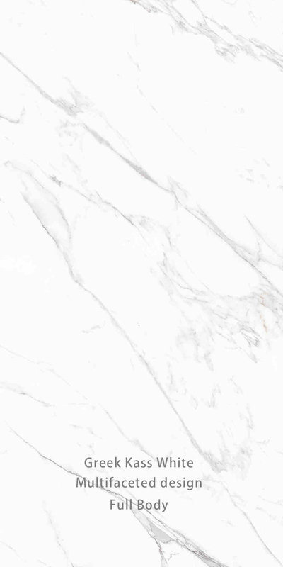 Des carreaux de pierre texturés comme de la porcelaine pour les salles de bains et les douches modernes
