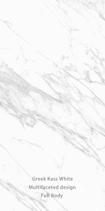 Des carreaux de pierre texturés comme de la porcelaine pour les salles de bains et les douches modernes